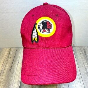 Washington Redskins Logo NFL Football Adjustable Red Cap Strapback Hat Vintage